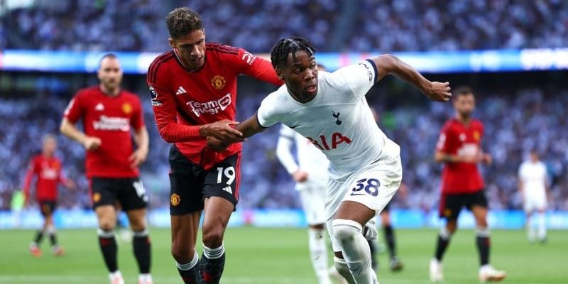 Diễn biến chính: Tottenham đấu với Man Utd