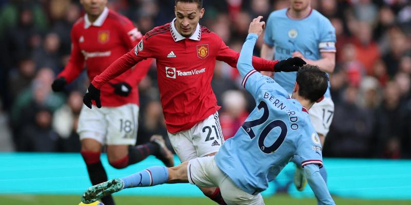 Sức hút derby Manchester: Vé luôn 'cháy hàng'